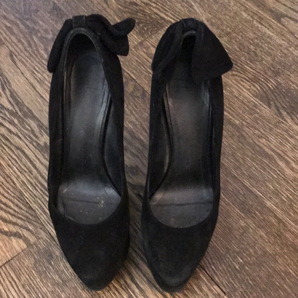 Giussepe Zanotti Suede Pumps